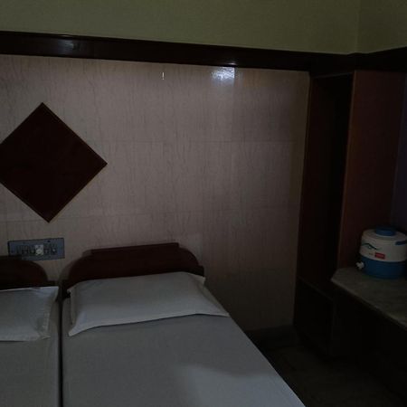 Krishna Lodge Tiruchirappalli Екстер'єр фото