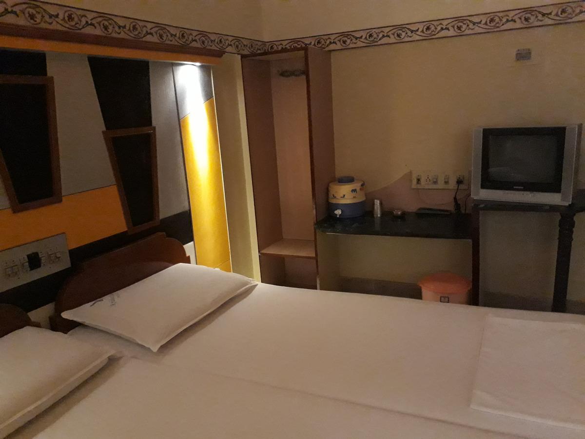 Krishna Lodge Tiruchirappalli Екстер'єр фото